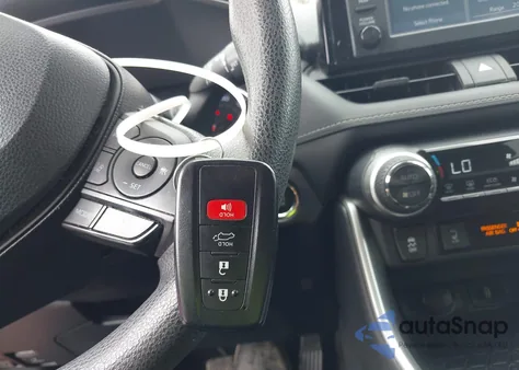 2019 Toyota Rav4 Xle z USA, uszkodzony, nr VIN 2T3P1RFV0KW057297